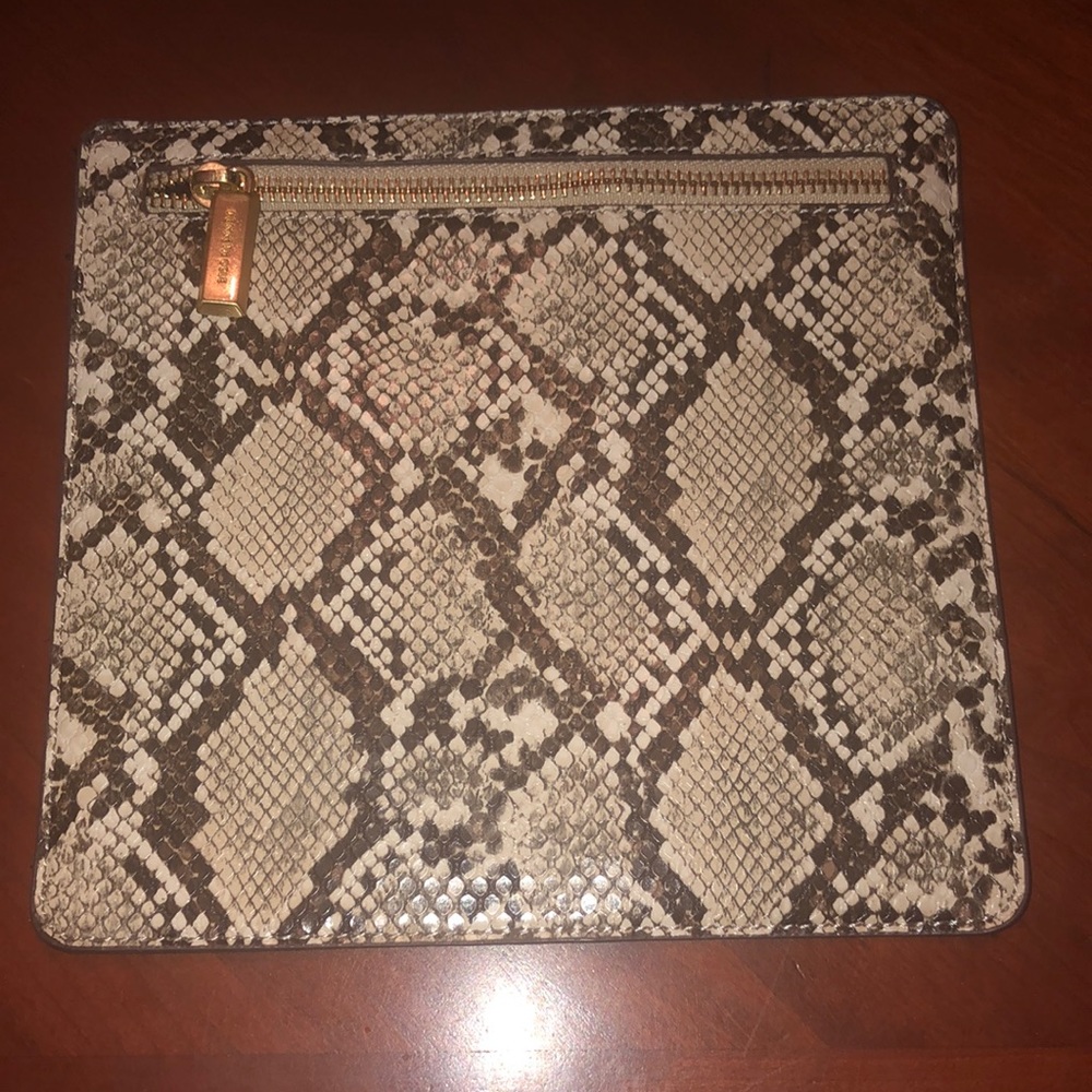 NWOT Kenneth Cole IVORY Black brown faux snake print pouchOrganizer BAG 8x7